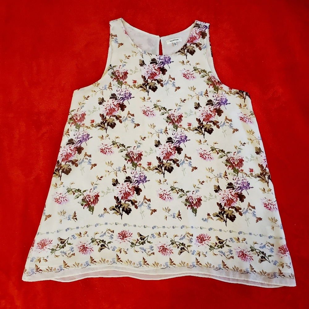 Floral Sleeveless blouse